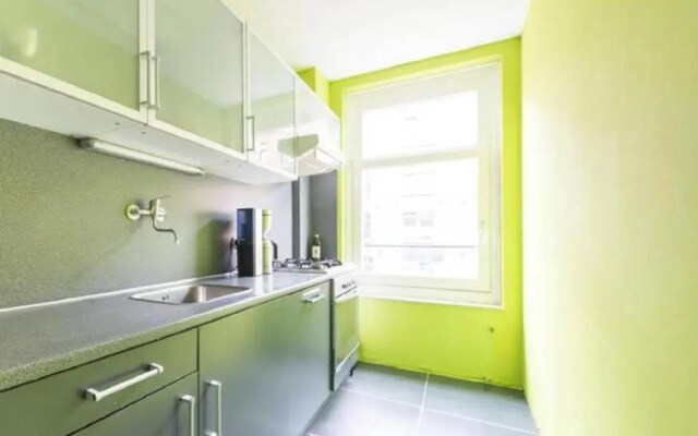 Jordaan Canal View Apartment