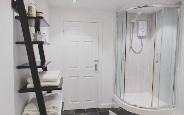 Discovery Suite - Simple2let Serviced Apartments