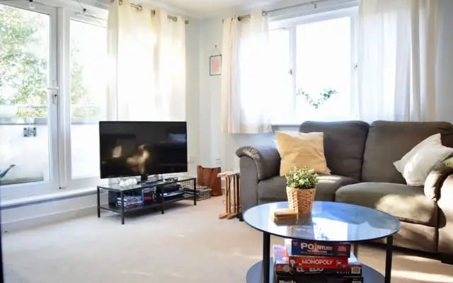 1 Bedroom Apartment in Clapham With Balcony