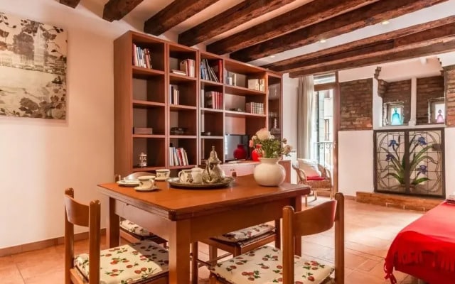 Venice Canal View Boutique Apartment