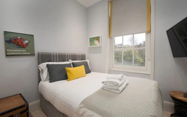 Trendy Hampstead Flat RH7