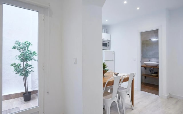 LEEWAYS APARTMENT in ZURITA