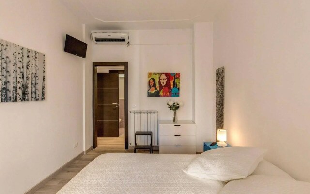 Italy Rents Colosseum - Termini