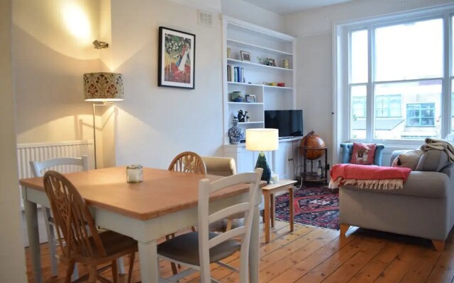Bright 1 Bedroom Flat in Brixton