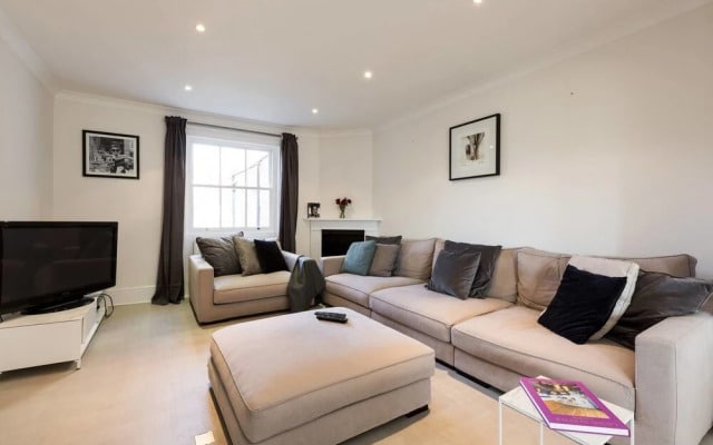 Huge 2 bed in Prime Location