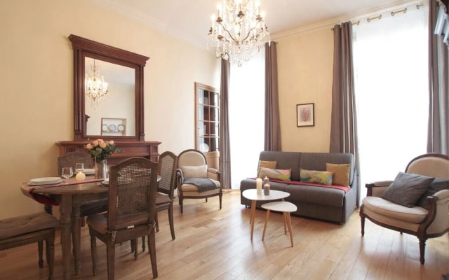 Appartements Paris Centre - At Home-Hotel