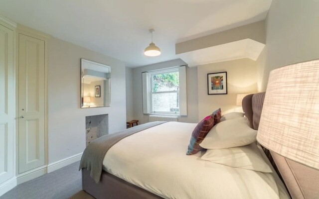NEW Charming 2BD Basement Flat Heart of Battersea