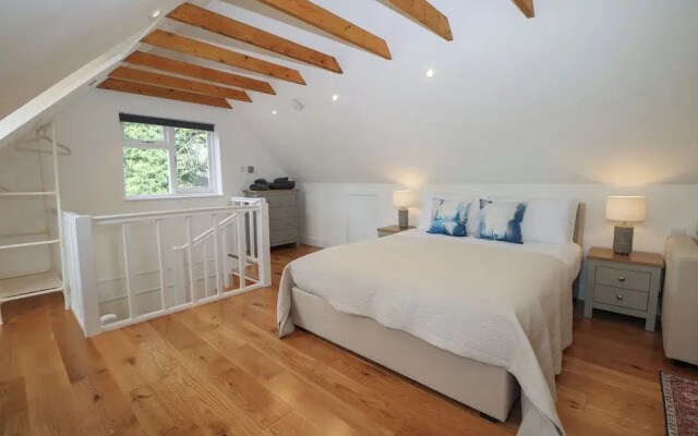 Thames Retreat