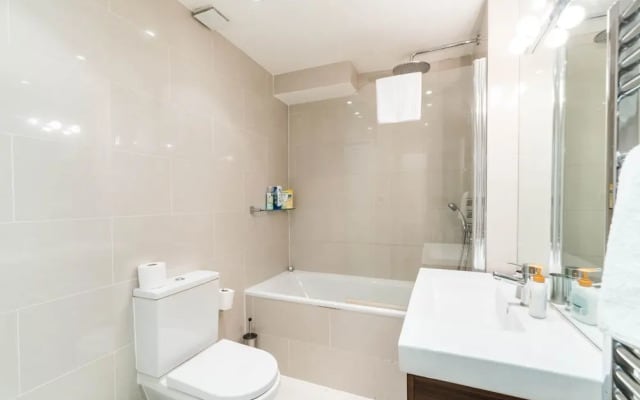 Luxury 2BD Garden Flat in Chelsea