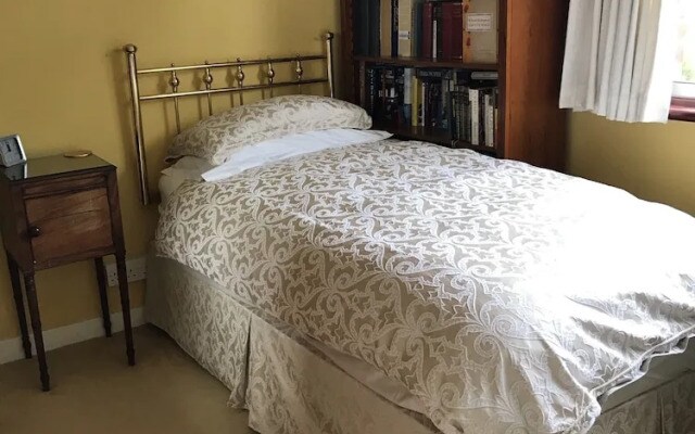Lolas Bed And Breakfast