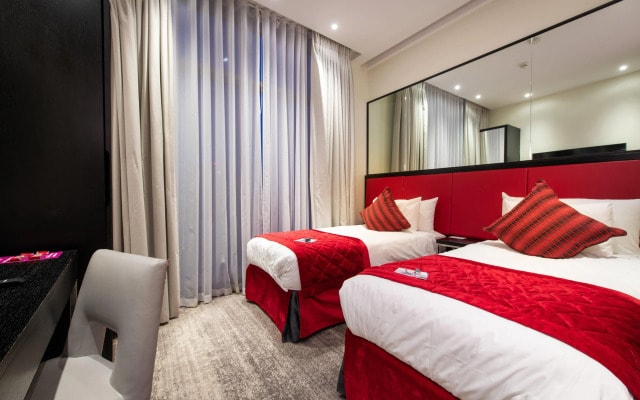 Crowne Plaza London - Battersea