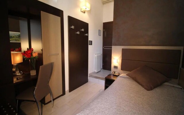 Hotel Charter