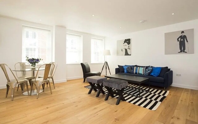 Urban Stay Lovat Lane Apartments
