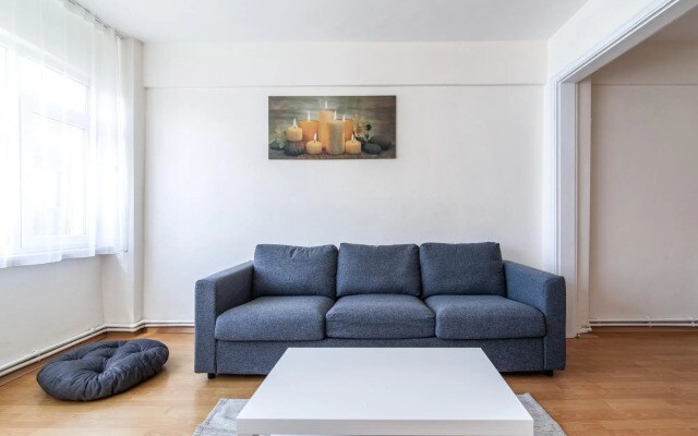 Lovely and Central Flat With Balcony in Sisli