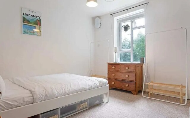 Spacious 1bed Flat W/balcony Zone 2, 5mins to Tube