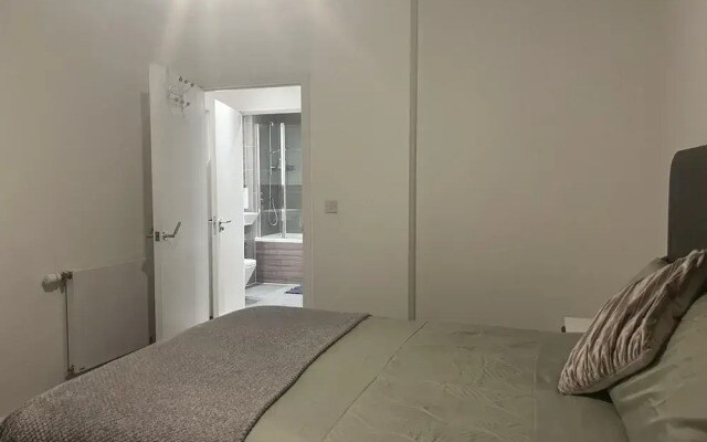 Riverside Retreat in Barking
