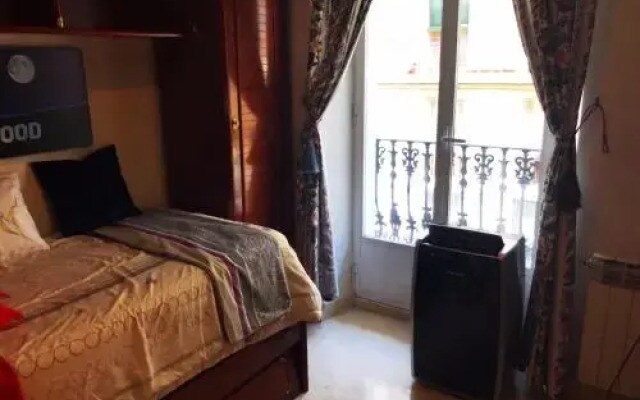 BOOKINGHAM ★Apartaments & Suites