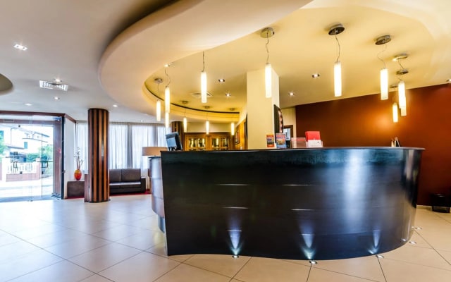 Smart Hotel Holiday