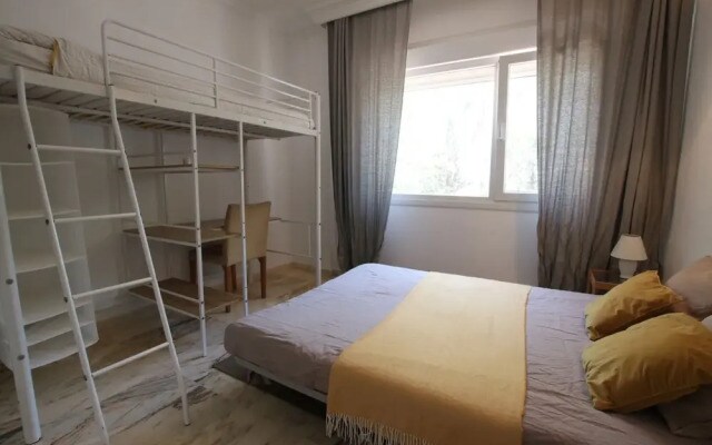 Tess Villa Olmos in M Laga