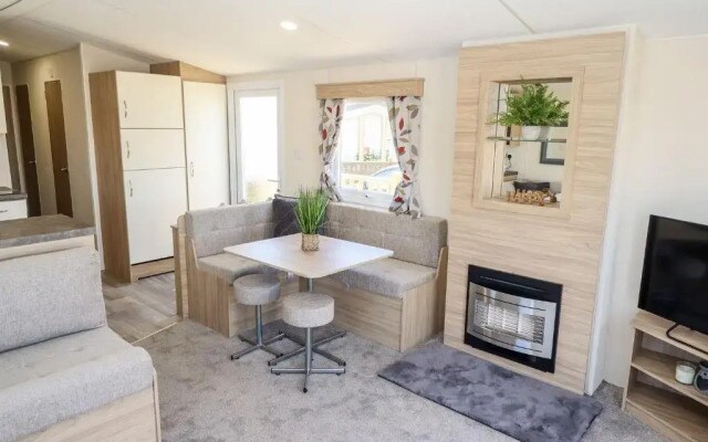 3 Bed New Lodge, Sleeps 4, Pets Welcome