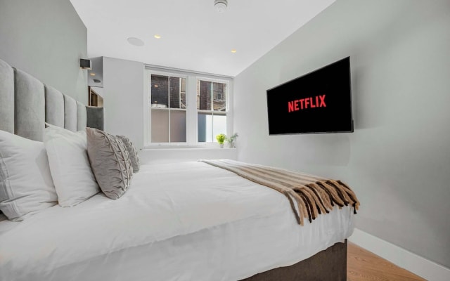 The Story Apartment - Soho - By Frankie