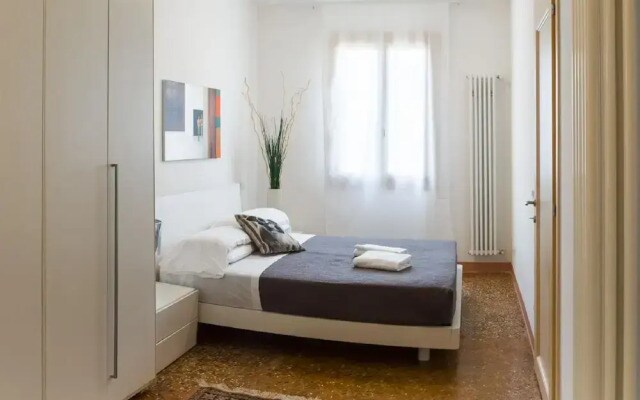 Accademia Charm 3 by Wonderful Italy