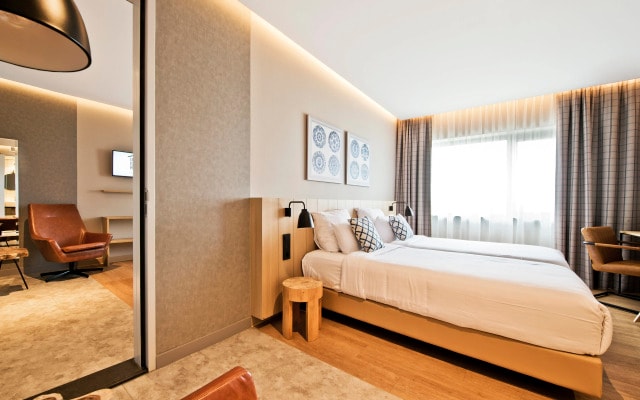 Urban Lodge Hotel