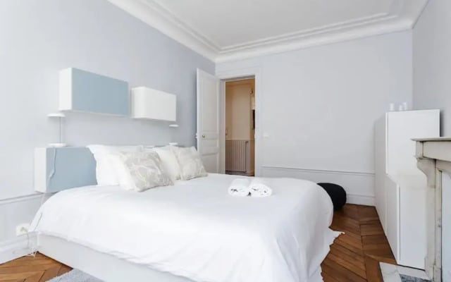 River Seine - Notre Dame Apartment