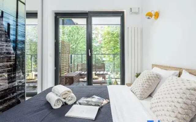 Lumina spacious apartments with parking in Warsaw