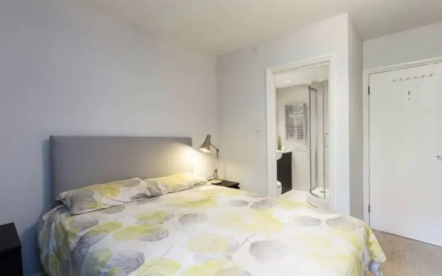 3 Bedroom Flat Near Whitechapel