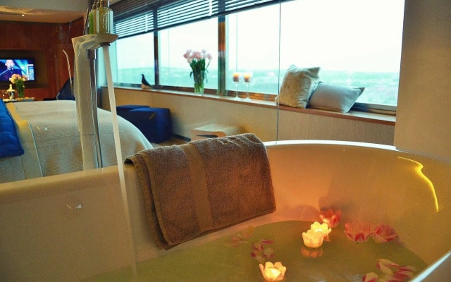 One Room Hotel
