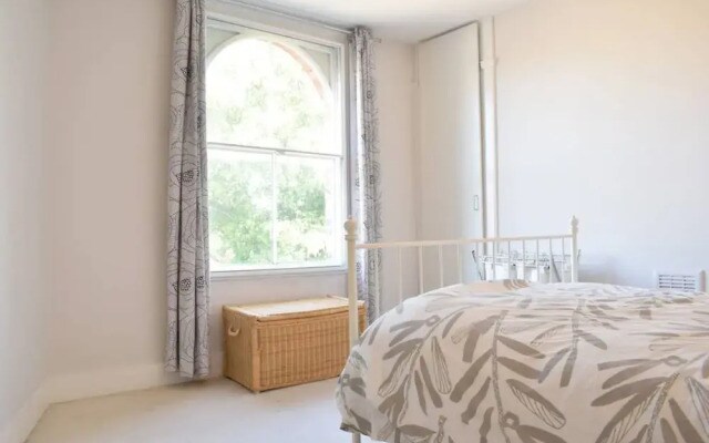 1 Bedroom Apartment In Highbury
