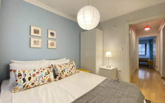 Charming and Central Flat with Balcony in Beyoglu