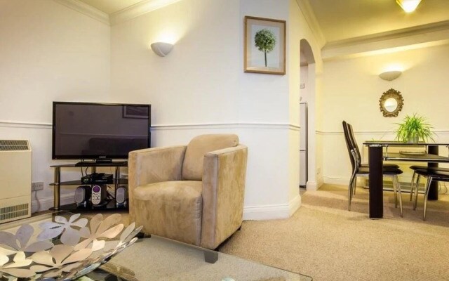 The Elegant Mayfair