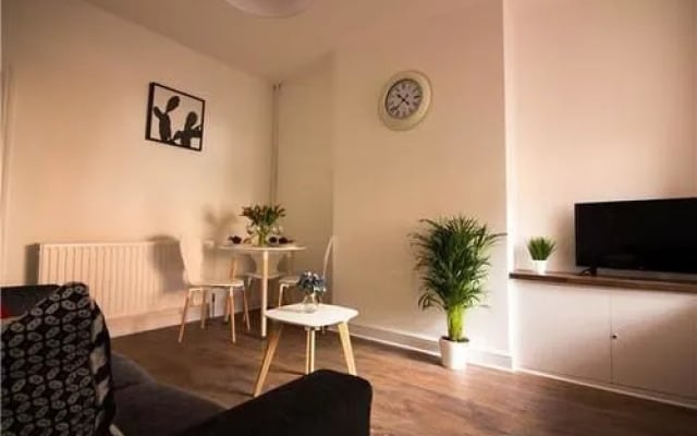 Diamond - Trent Apartment