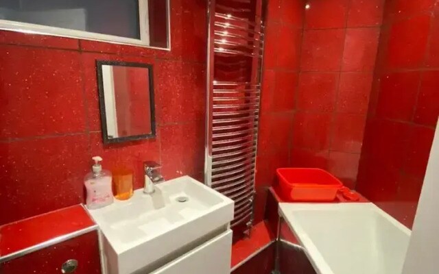 Charming 3-bed Apartment in London
