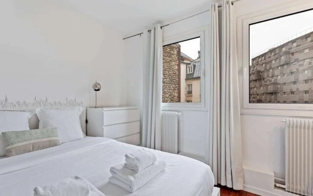 Stunning One Bedroom Apartment Sleeps 5, in Paris