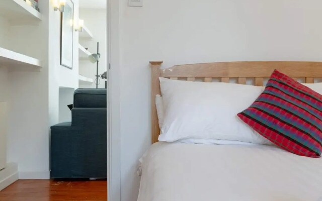 Fantastic and Bright 1 Bedroom Garden Flat