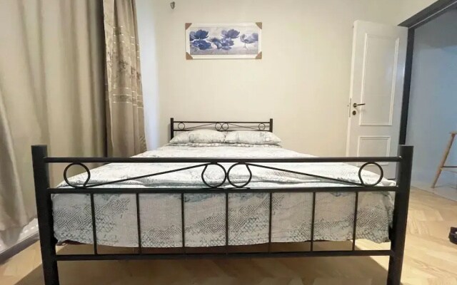 2BR and 2bath balcony apt in heart of isatanbul #3