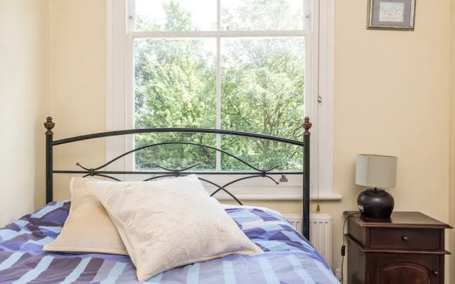 NEW Super 2BD Flat Well Connected to City Centre