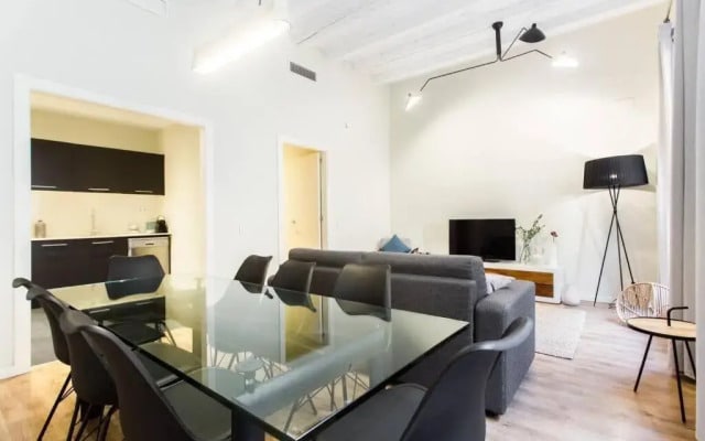 Bright and modern 4bedroom with terrace in Las Ramblas P2