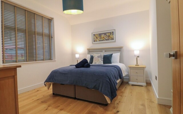 Oakwood Mews