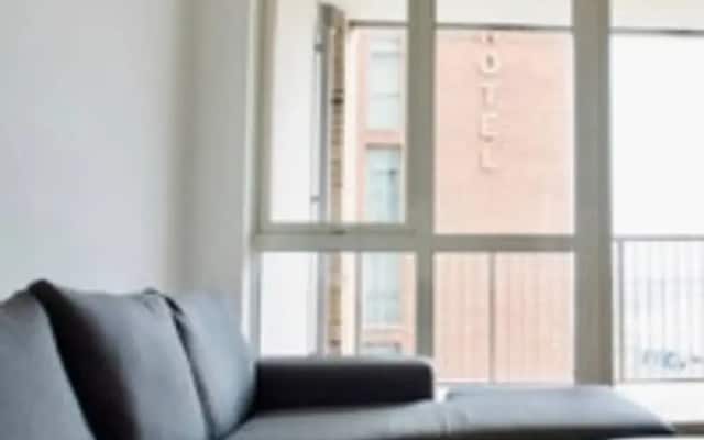 Spacious Flat In London Zone 2 With River Views