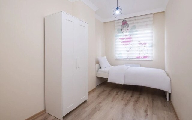 Modern and Central Flat With Balcony in Maltepe