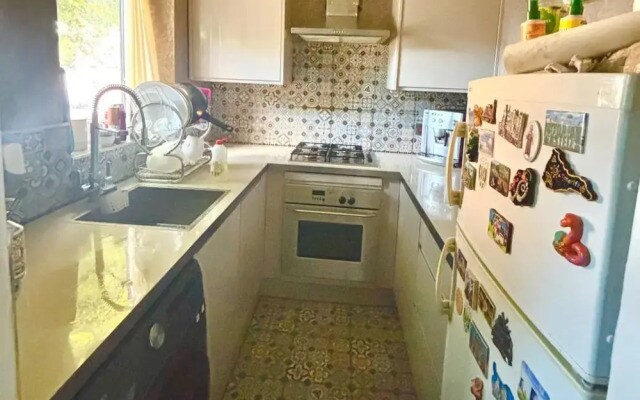 2-bed House, Sleeps 4, Garden, 10 Mins to Anfield