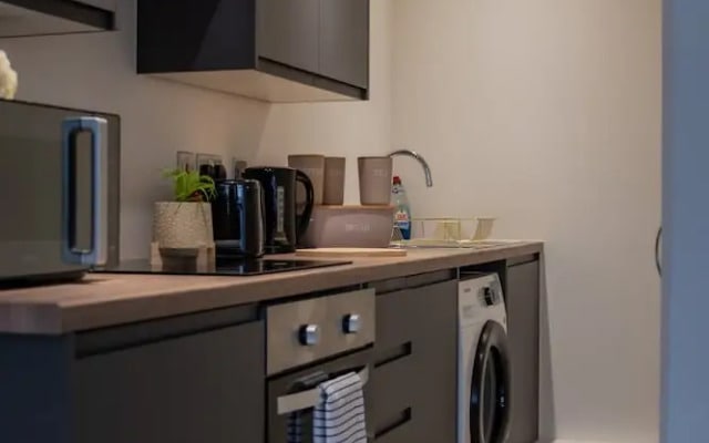 BV Conditioning House Royal Comfy Suite Bradford