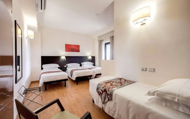 Regal Park Hotel