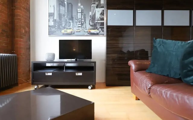 Quirky 1 Bedroom Warehouse Flat With Balcony