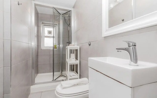 Apts in the Heart of High st Kensington