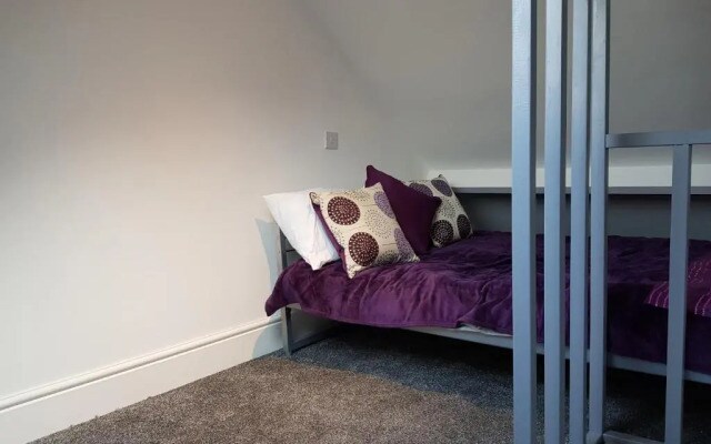 Webb place 2 bedroom apartment !